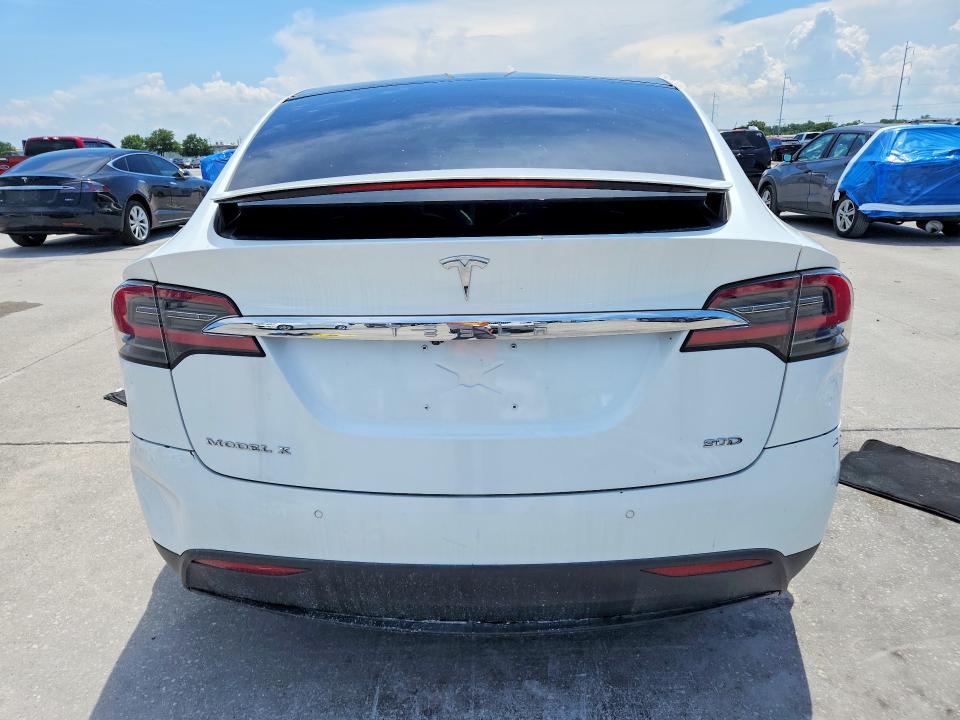 60067056 :رقم المزاد ، 5YJXCBE24GF012790 vin ، 2016 Tesla Model X مزاد بيع