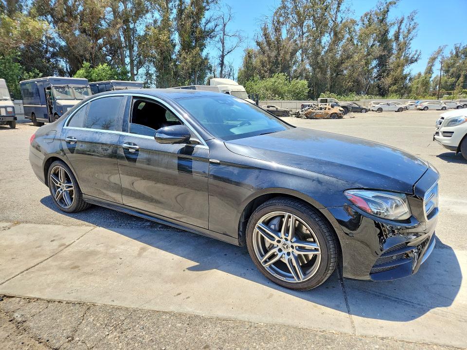 Продаж на аукціоні авто 2018 Mercedes-benz E, vin: WDDZF4JB1JA379511, номер лоту: 61041376
