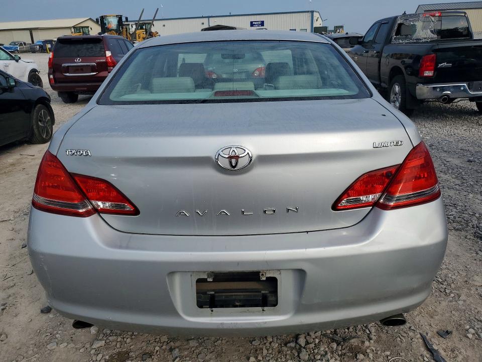 2006 Toyota Avalon მანქანა იყიდება აუქციონზე, vin: 4T1BK36BX6U132869, აუქციონის ნომერი: 62706086