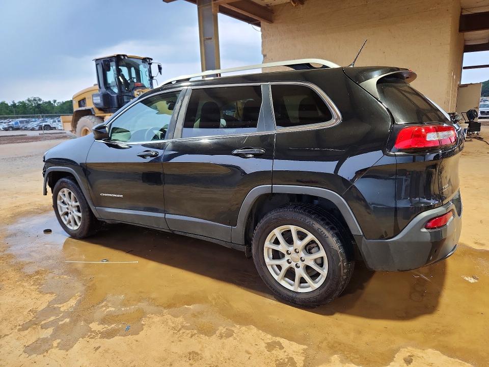 59324236 :رقم المزاد ، 1C4PJLCB3JD611421 vin ، 2018 Jeep Cherokee مزاد بيع