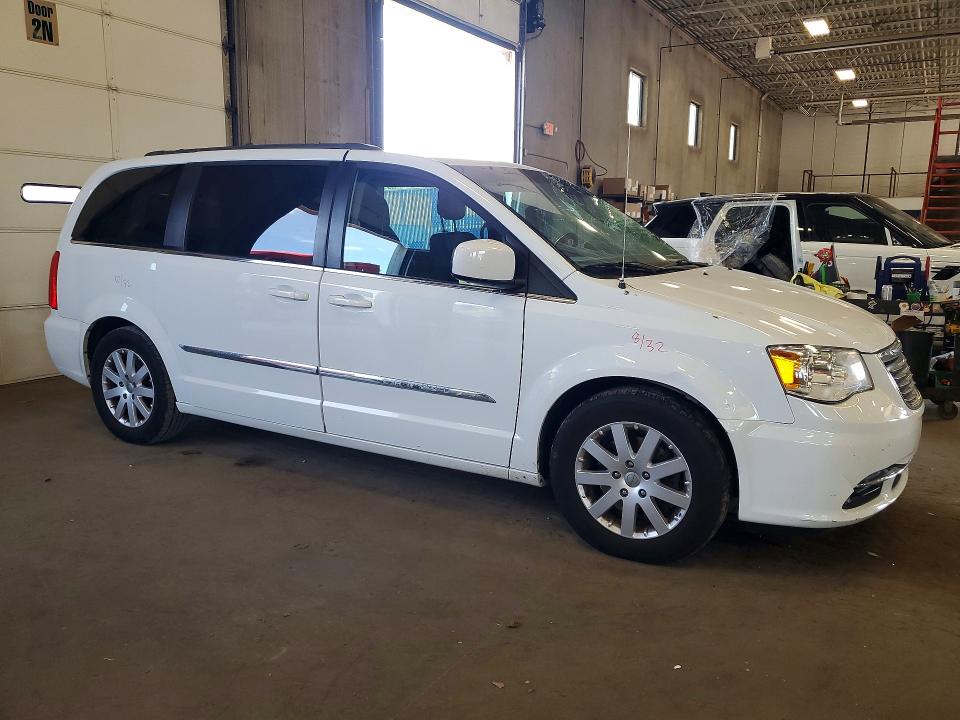 61483046 :رقم المزاد ، 2C4RC1BG6FR655017 vin ، 2015 Chrysler Town & Country مزاد بيع