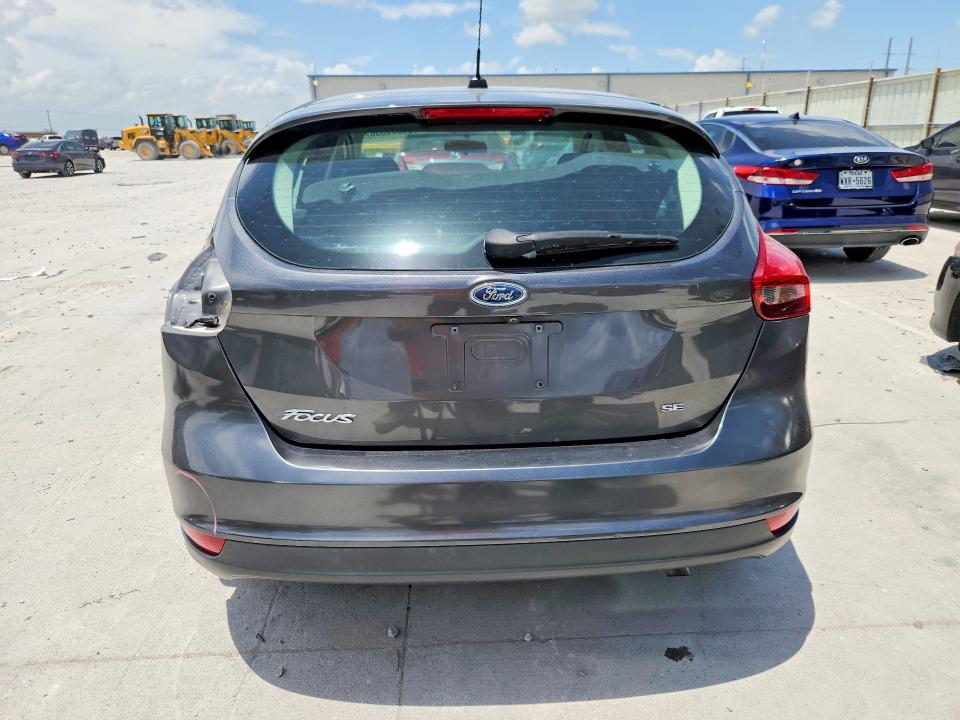 60899556 :رقم المزاد ، 1FADP3K24JL282534 vin ، 2018 Ford Focus مزاد بيع