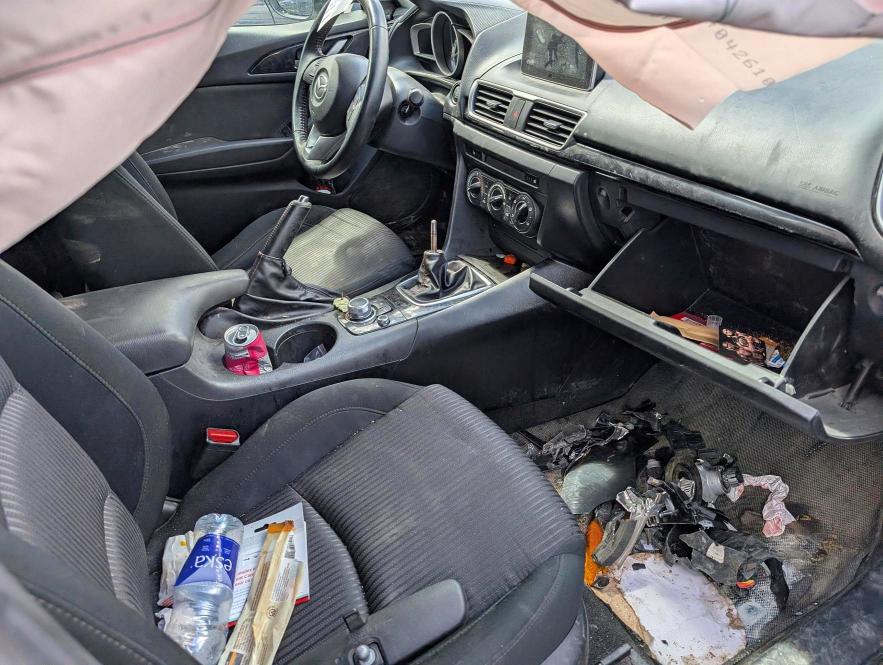 60945896 :رقم المزاد ، 3MZBM1V70FM147348 vin ، 2015 Mazda 3 مزاد بيع