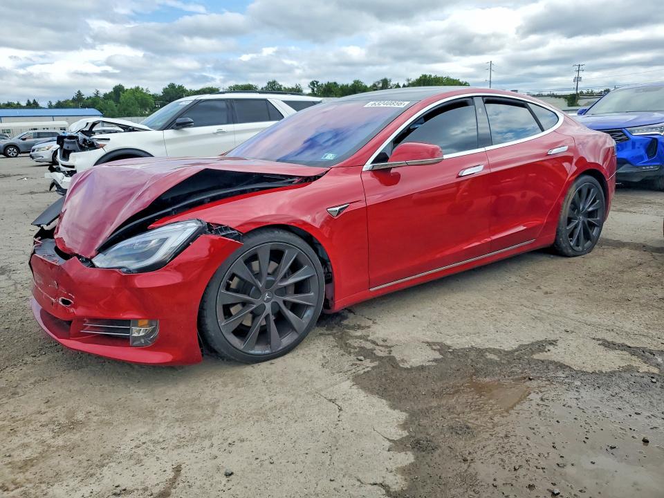 63240856 :رقم المزاد ، 5YJSA1E21JF286627 vin ، 2018 Tesla Model S مزاد بيع