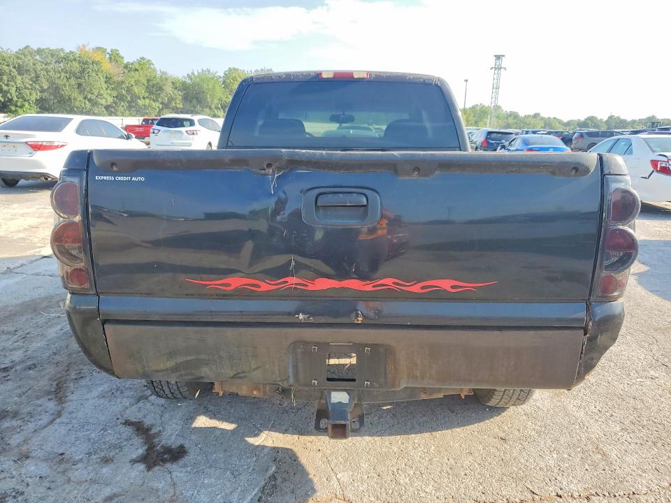 2004 Chevrolet Silverado მანქანა იყიდება აუქციონზე, vin: 2GCEC19T641141875, აუქციონის ნომერი: 61005206