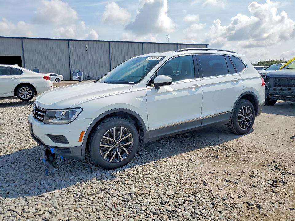 62800546 :رقم المزاد ، 3VV3B7AX6LM046785 vin ، 2020 Volkswagen Tiguan مزاد بيع