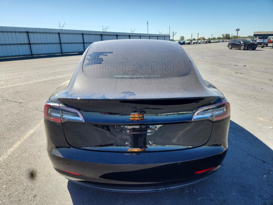 Продажа на аукционе авто 2018 Tesla Model 3, vin: 5YJ3E1EA6JF071129, номер лота: 62889896