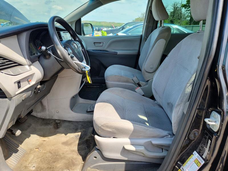 60670576 :رقم المزاد ، 5TDZZ3DC7HS836738 vin ، 2017 Toyota Sienna مزاد بيع