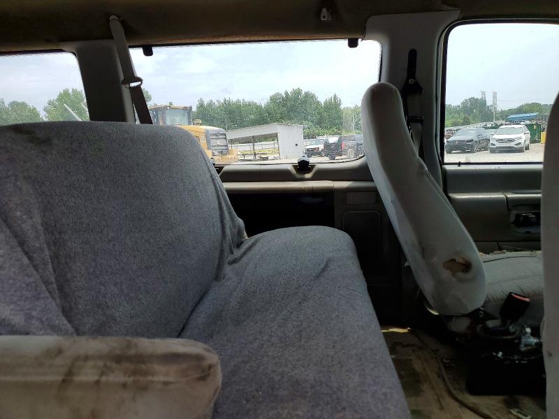 62934966 :رقم المزاد ، 1FBSS31L9WHA44882 vin ، 1998 Ford E350 مزاد بيع