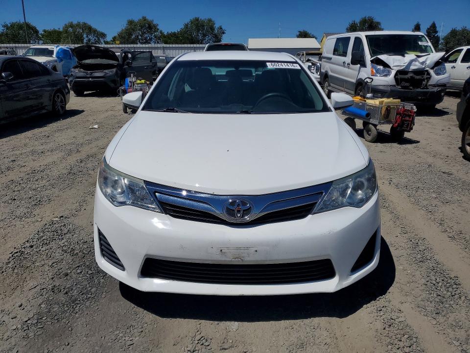 60241416 :رقم المزاد ، 4T4BF1FK2ER408538 vin ، 2014 Toyota Camry مزاد بيع