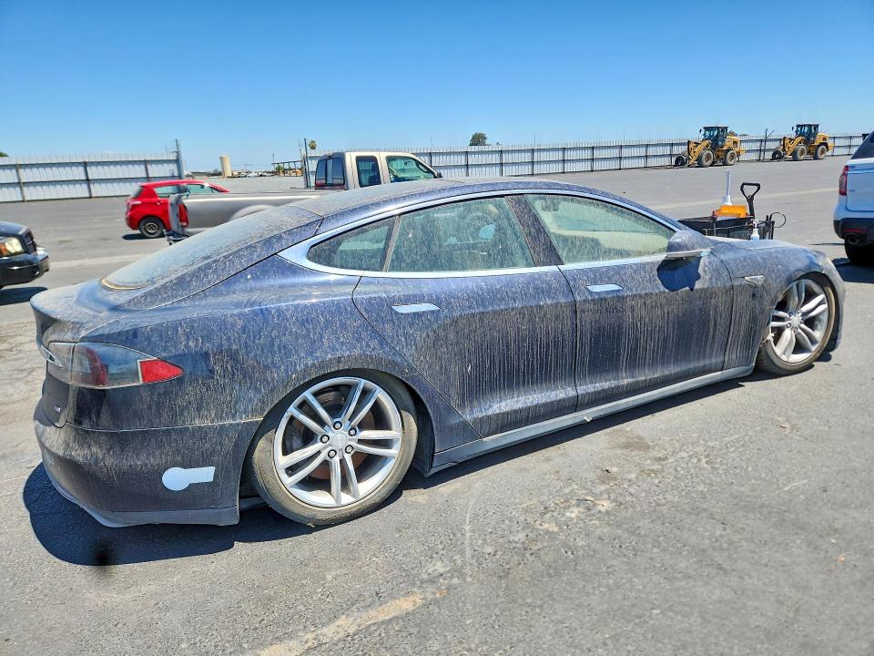 2013 Tesla Model S მანქანა იყიდება აუქციონზე, vin: 5YJSA1CG2DFP04938, აუქციონის ნომერი: 60132526