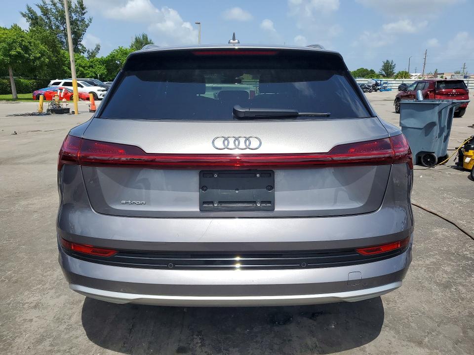 2019 Audi E-tron მანქანა იყიდება აუქციონზე, vin: WA1VAAGE5KB011183, აუქციონის ნომერი: 60485126