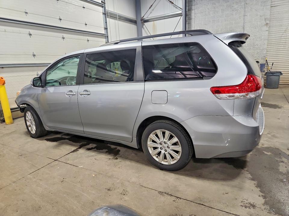 2013 Toyota Sienna მანქანა იყიდება აუქციონზე, vin: 5TDDK3DC0DS055486, აუქციონის ნომერი: 55948636