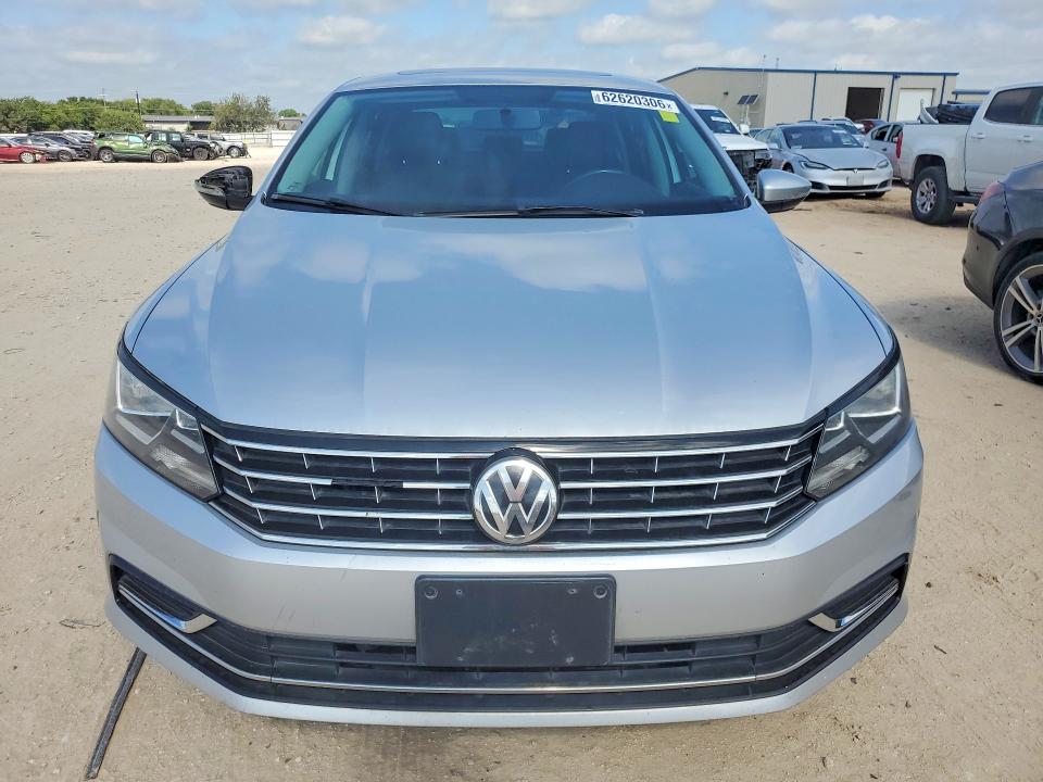 2017 Volkswagen Passat მანქანა იყიდება აუქციონზე, vin: 1VWBT7A33HC066728, აუქციონის ნომერი: 62620306