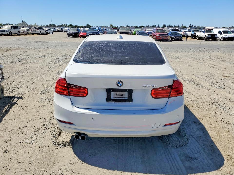 2013 Bmw 328 მანქანა იყიდება აუქციონზე, vin: WBA3C1C52DF441551, აუქციონის ნომერი: 62468826