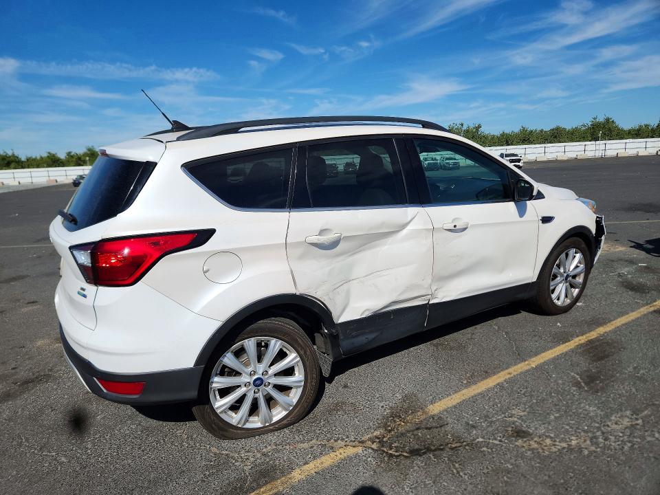 2019 Ford Escape მანქანა იყიდება აუქციონზე, vin: 1FMCU0HD8KUA20867, აუქციონის ნომერი: 59683816