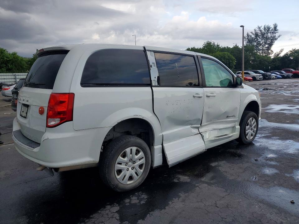 59629006 :رقم المزاد ، 2C4RDGBG3JR161464 vin ، 2018 Dodge Grand Caravan مزاد بيع