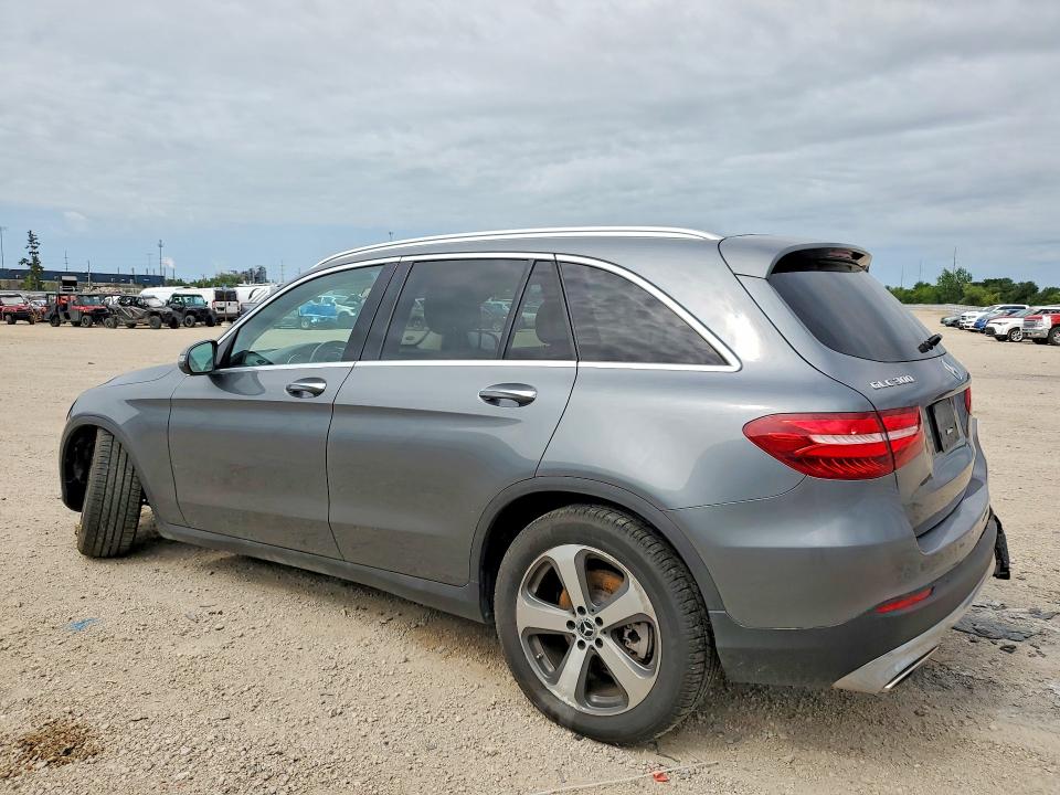 62074926 :رقم المزاد ، WDC0G4JB2HV008144 vin ، 2017 Mercedes-benz Glc مزاد بيع