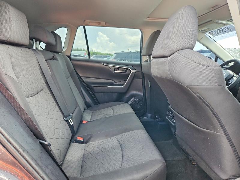 61550076 :رقم المزاد ، 2T3W1RFV2LC066078 vin ، 2020 Toyota Rav4 مزاد بيع