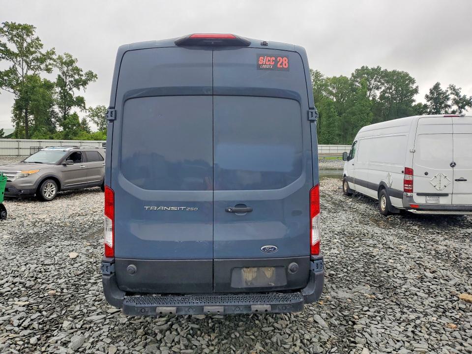 2020 Ford Transit მანქანა იყიდება აუქციონზე, vin: 1FTBR3X80LKA72577, აუქციონის ნომერი: 62601996