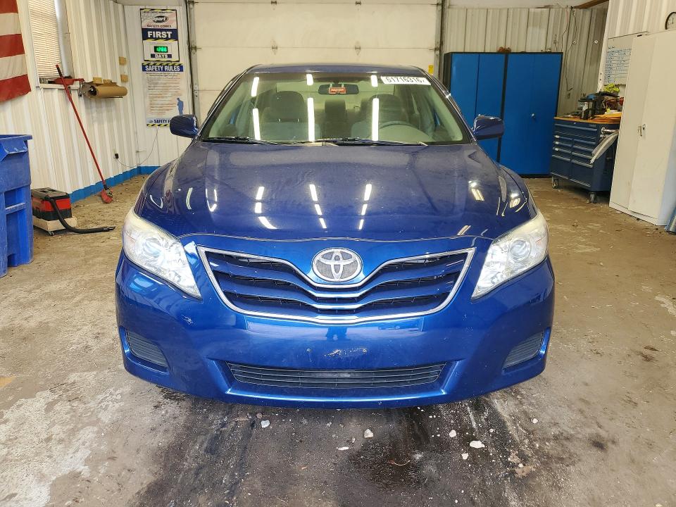 61716316 :رقم المزاد ، 4T4BF3EK5BR128864 vin ، 2011 Toyota Camry مزاد بيع