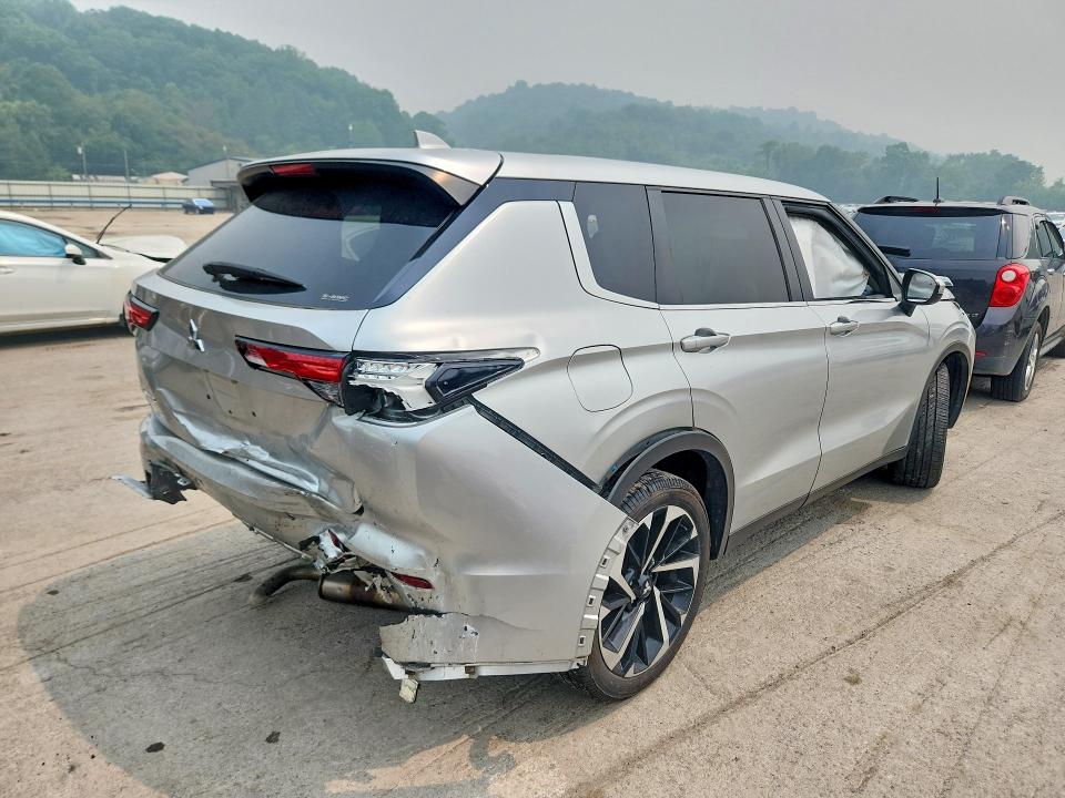 2022 Mitsubishi Outlander მანქანა იყიდება აუქციონზე, vin: JA4J4TA88NZ027846, აუქციონის ნომერი: 61189706