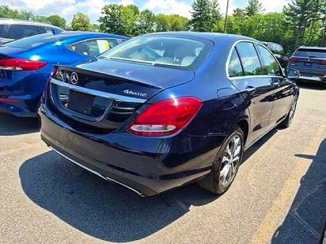 Продажа на аукционе авто 2017 Mercedes-benz C, vin: 55SWF4KBXHU216920, номер лота: 63327456