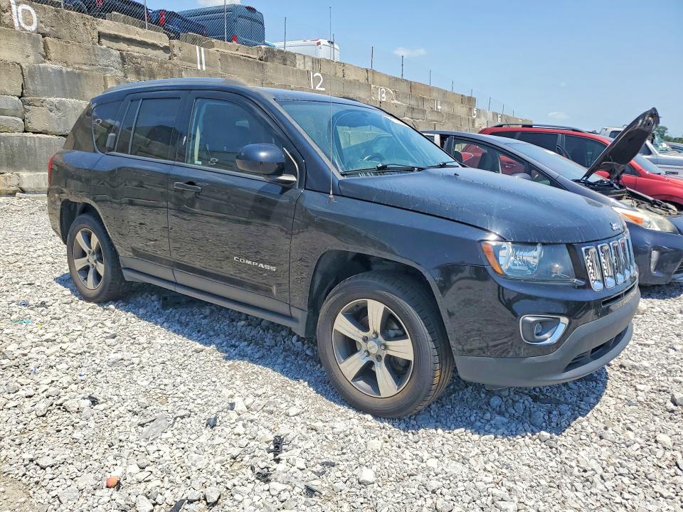 61363546 :رقم المزاد ، 1C4NJDEBXHD177521 vin ، 2017 Jeep Compass مزاد بيع
