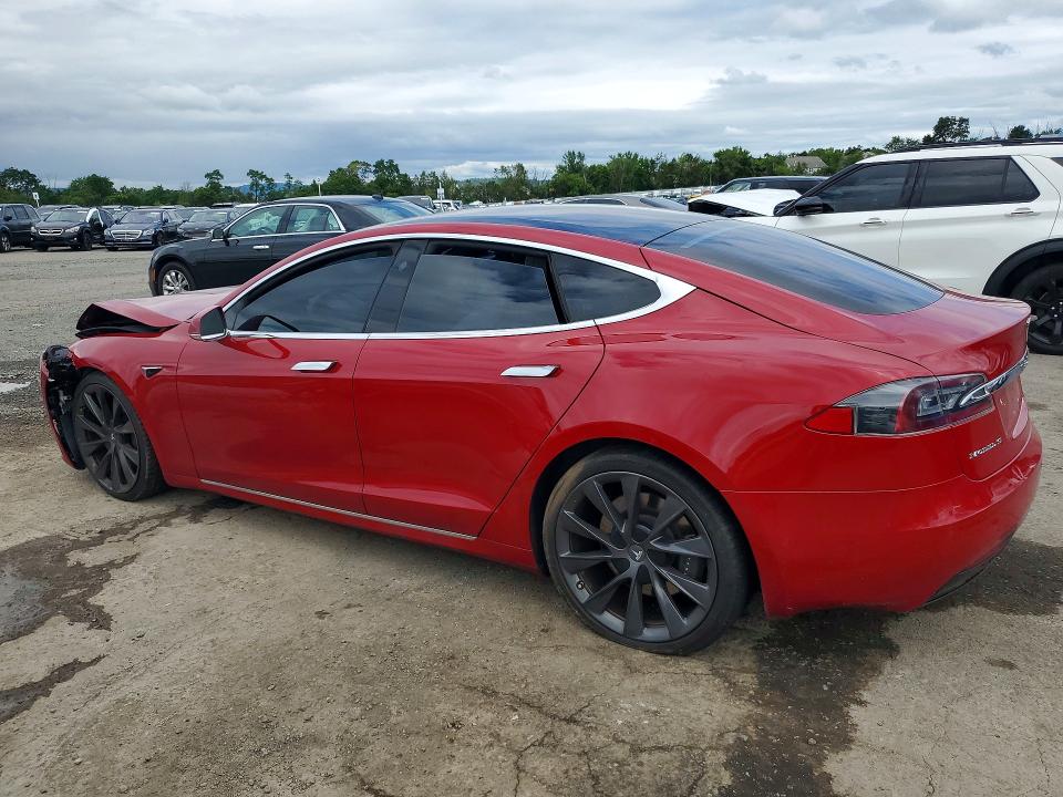 63240856 :رقم المزاد ، 5YJSA1E21JF286627 vin ، 2018 Tesla Model S مزاد بيع