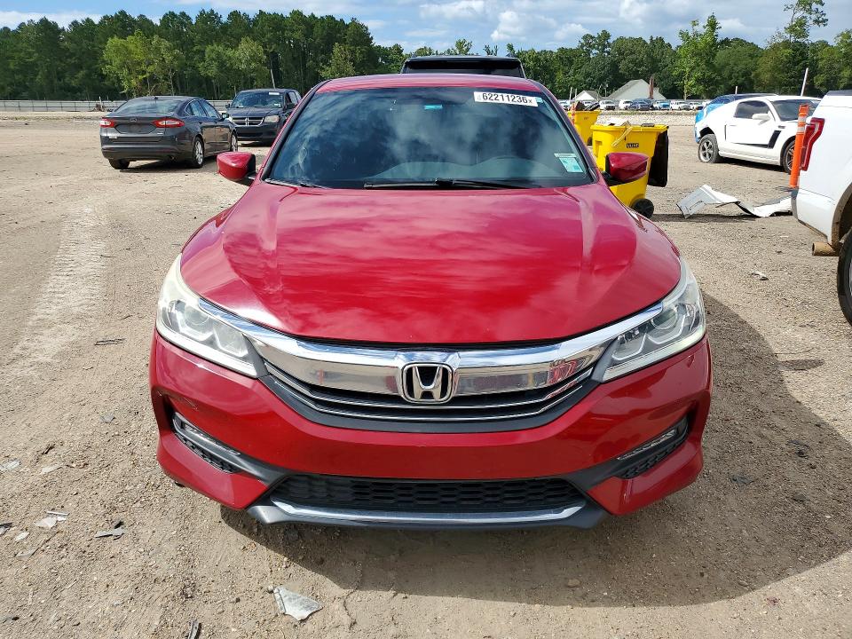 62211236 :رقم المزاد ، 1HGCR2F53HA191552 vin ، 2017 Honda Accord مزاد بيع