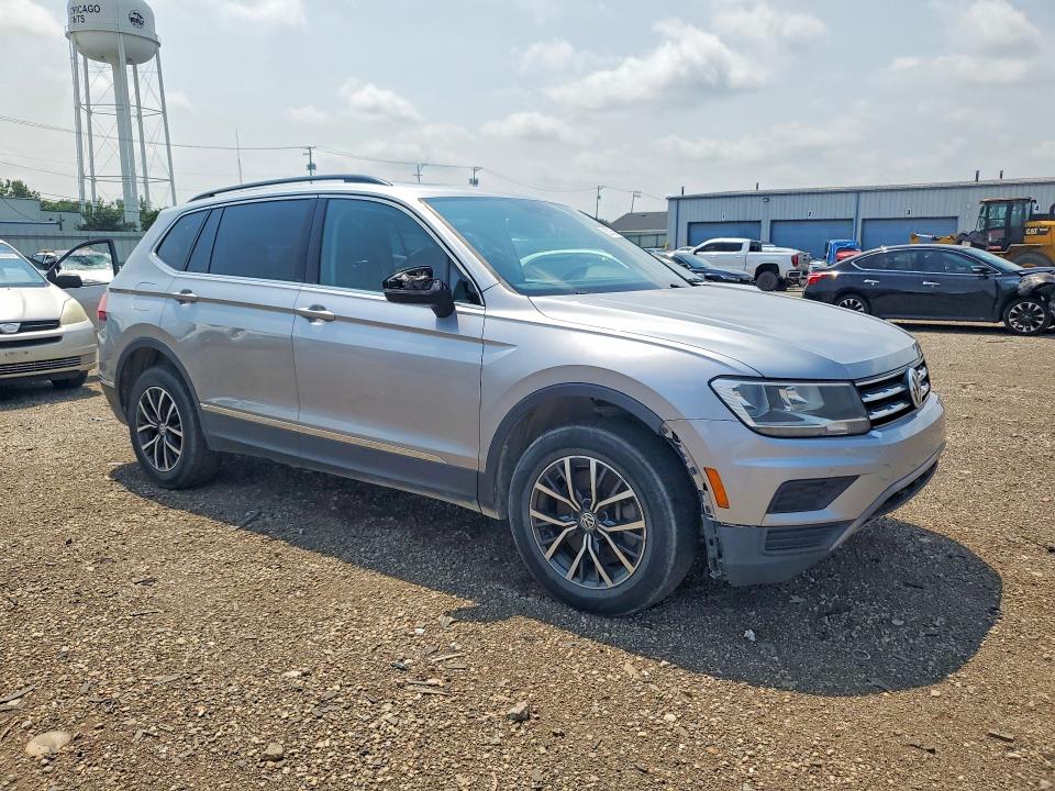 62575566 :رقم المزاد ، 3VV2B7AX8LM015596 vin ، 2020 Volkswagen Tiguan مزاد بيع