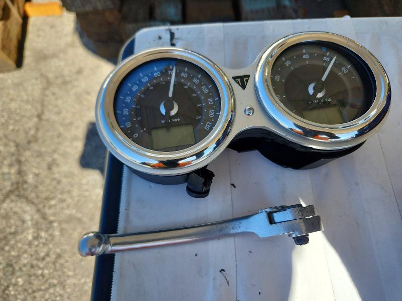 62539436 :رقم المزاد ، SMTD50GN8HT807494 vin ، 2017 Triumph Motorcycle Street Cup مزاد بيع