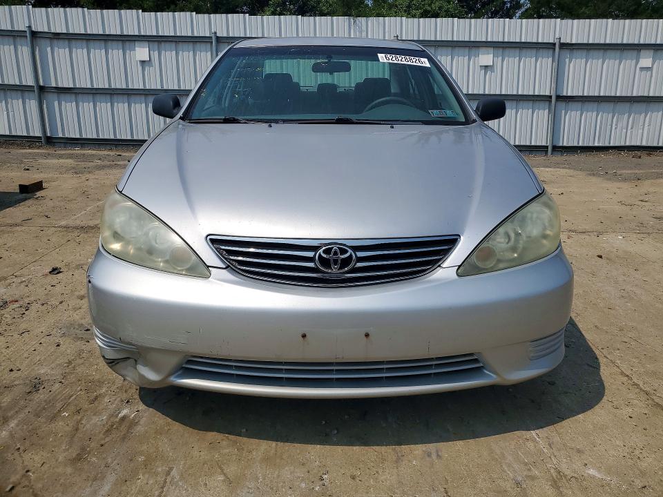 62828826 :رقم المزاد ، 4T1BE32KX5U091879 vin ، 2005 Toyota Camry مزاد بيع