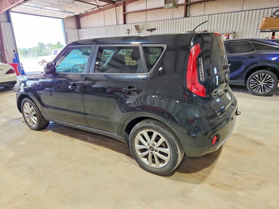 2018 Kia Soul მანქანა იყიდება აუქციონზე, vin: KNDJP3A59J7574018, აუქციონის ნომერი: 59656906