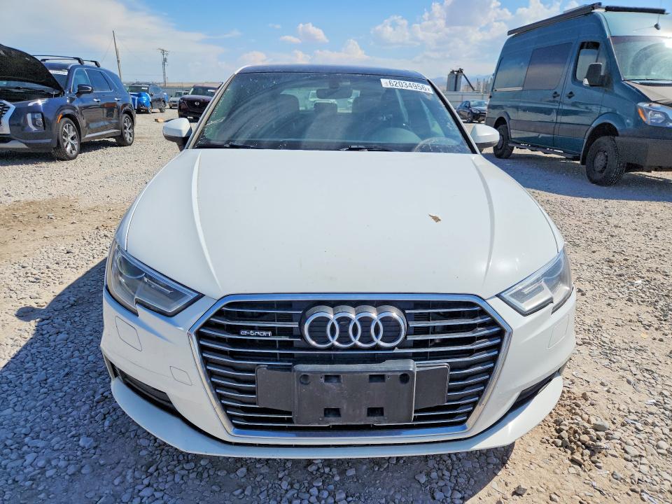 62034956 :رقم المزاد ، WAUUPBFF0HA044717 vin ، 2017 Audi A3 مزاد بيع