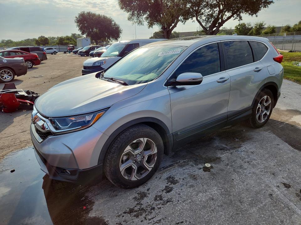 Auction sale of the 2018 Honda Cr-v, vin: 7FARW1H83JE038626, lot number: 62647946