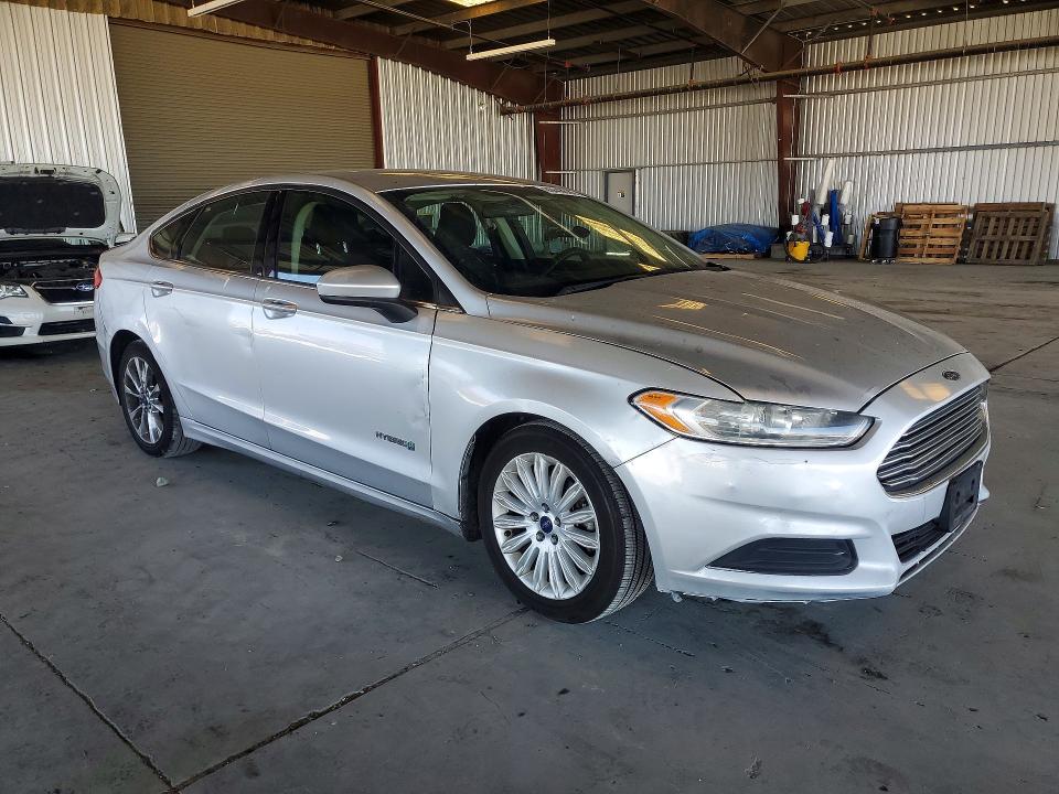 62443526 :رقم المزاد ، 3FA6P0LU4HR266286 vin ، 2017 Ford Fusion مزاد بيع