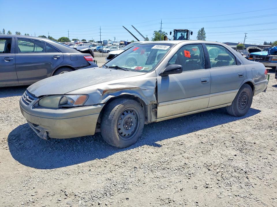 59690236 :رقم المزاد ، JT2BF22K510299352 vin ، 2001 Toyt Camry مزاد بيع