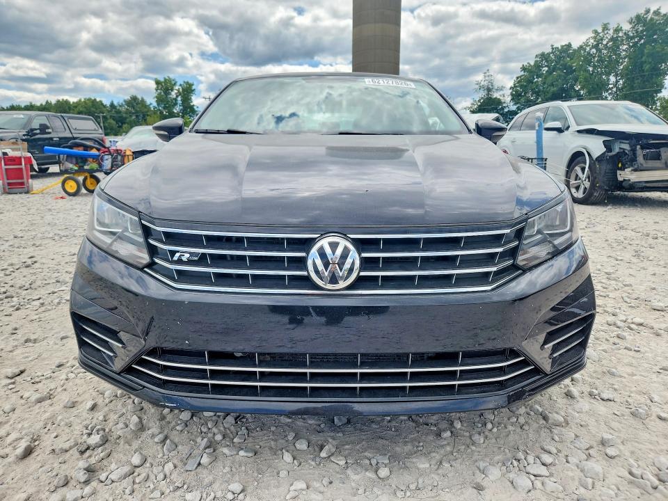 62127826 :رقم المزاد ، 1VWAA7A39JC032087 vin ، 2018 Volkswagen Passat مزاد بيع