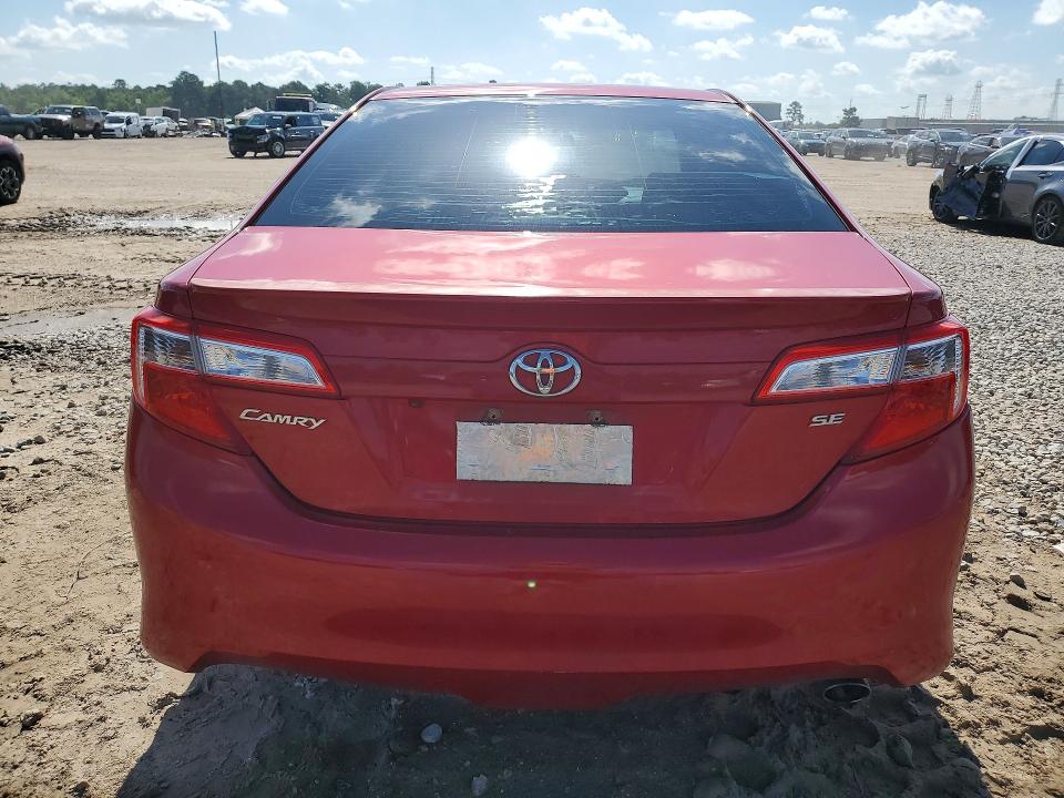 60471966 :رقم المزاد ، 4T1BF1FK0EU808401 vin ، 2014 Toyota Camry مزاد بيع
