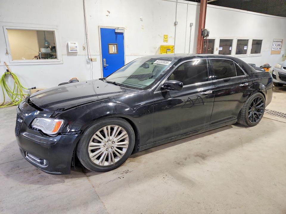 62233836 :رقم المزاد ، 2C3CK6CT7BH569110 vin ، 2011 Chrysler 300c مزاد بيع