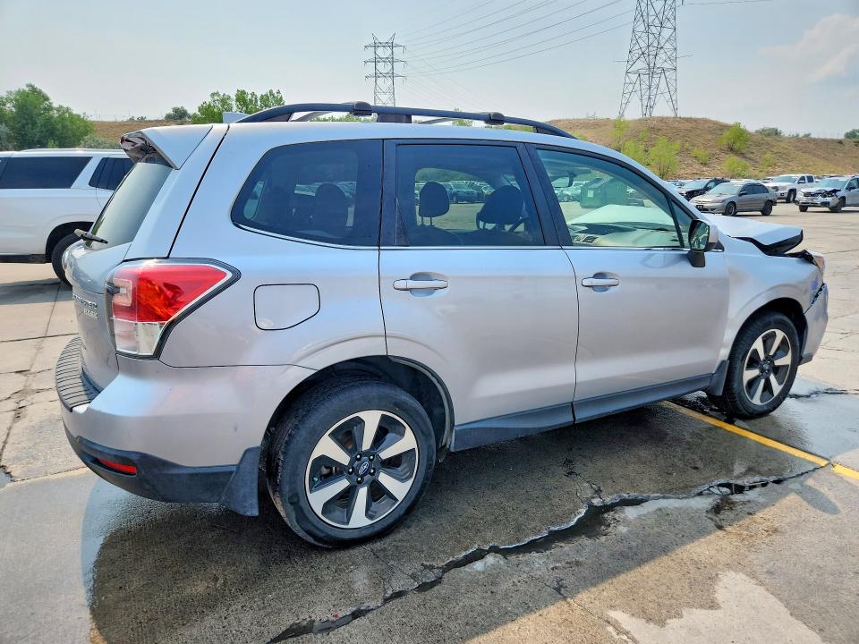 Продаж на аукціоні авто 2017 Subaru Forester, vin: JF2SJAJC5HH423742, номер лоту: 59969346