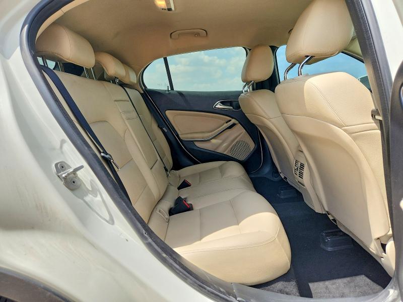 Продаж на аукціоні авто 2015 Mercedes-benz Gla, vin: WDCTG4EB2FJ144611, номер лоту: 62720896