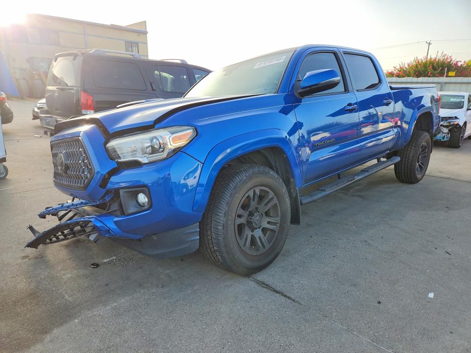 61010746 :رقم المزاد ، 5TFDZ5BN6JX035289 vin ، 2018 Toyota Tacoma مزاد بيع