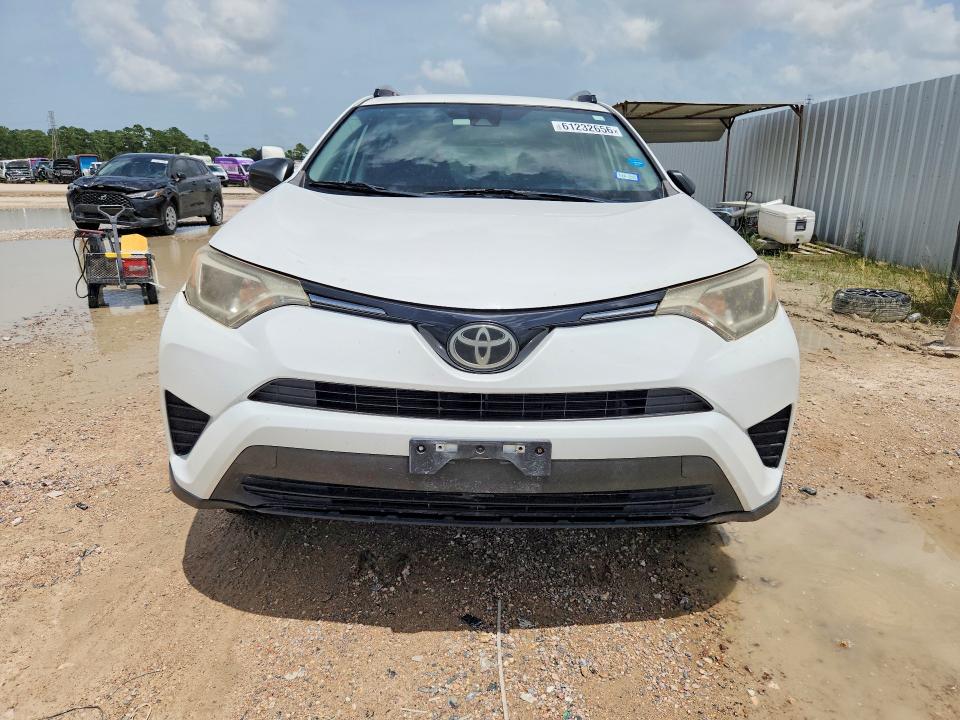 61232656 :رقم المزاد ، JTMZFREV6JJ751890 vin ، 2018 Toyota Rav4 Le مزاد بيع