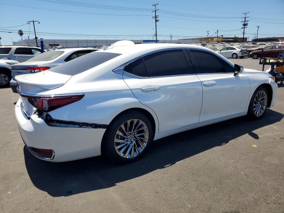 61640436 :رقم المزاد ، 58AEA1C11SU073410 vin ، 2025 Lexus Es 300h مزاد بيع