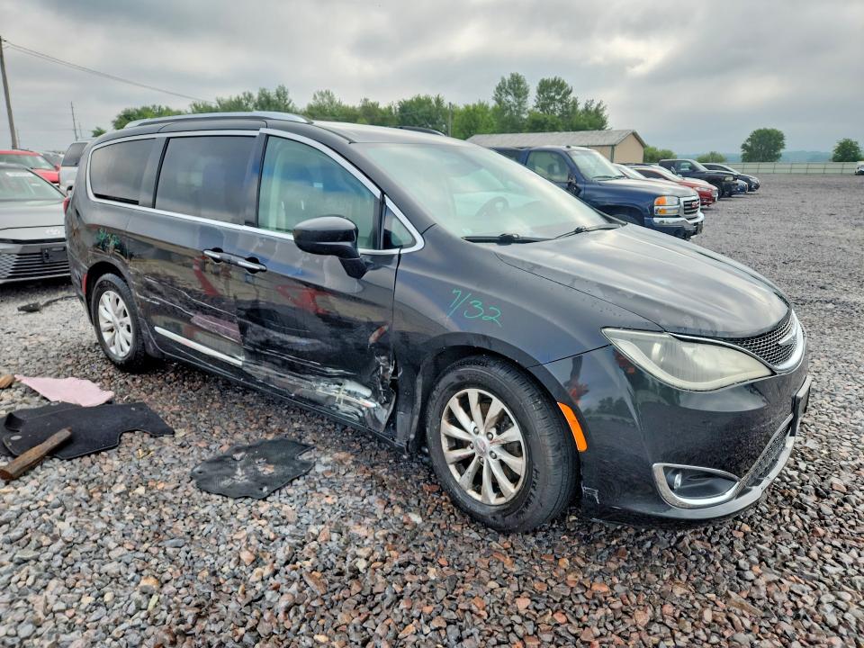 58130086 :رقم المزاد ، 2C4RC1EGXJR291821 vin ، 2018 Chrysler Pacifica مزاد بيع