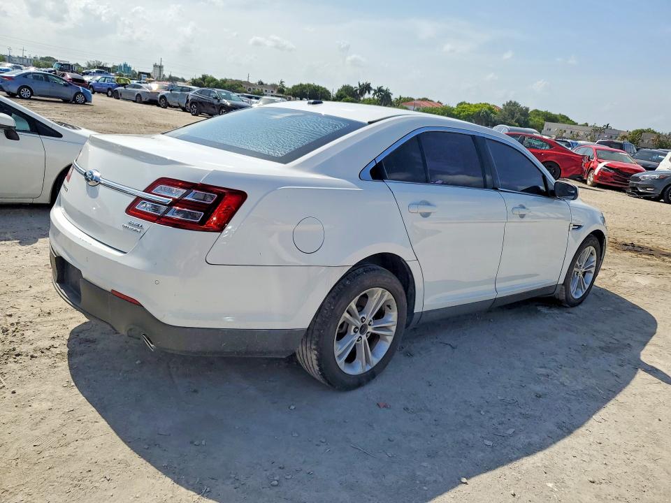 2014 Ford Taurus მანქანა იყიდება აუქციონზე, vin: 1FAHP2E83EG173573, აუქციონის ნომერი: 61779526