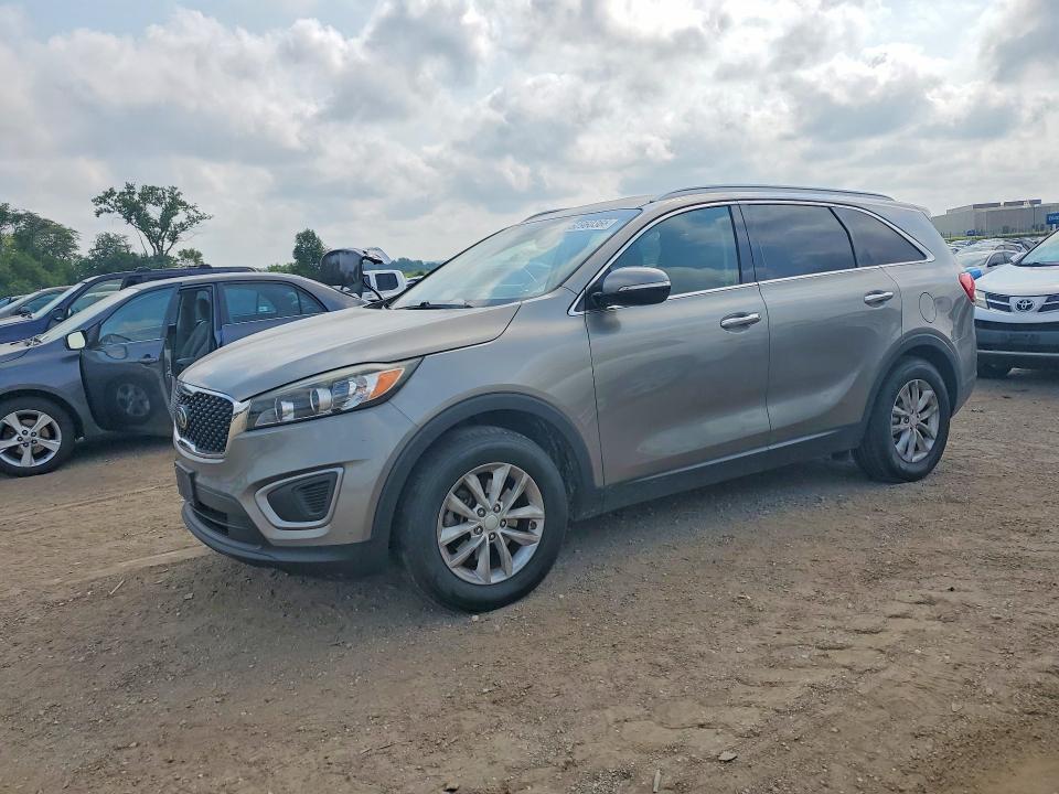 62960366 :رقم المزاد ، 5XYPGDA30GG060567 vin ، 2016 Kia Sorento مزاد بيع