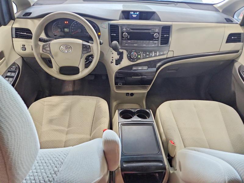 61056736 :رقم المزاد ، 5TDKK3DC2DS307231 vin ، 2013 Toyota Sienna مزاد بيع